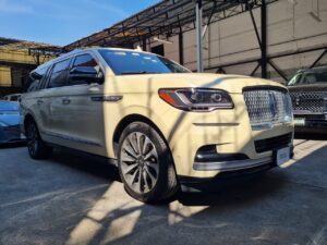 Lincoln Navigator Reserve L
